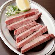 美味しさを均一に味わえるところからこの切り方になったとか。焼きやすく食べやすいことを重視しています。