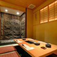 最高級の牛たんをたっぷり味わえるコース（6500円～）が多彩に揃い、贅沢＆ワンランク上の宴会を満喫できます。掘りごたつ式の個室でゆっくり楽しめるのも魅力。歓送迎会や懇親会、新・忘年会などにどうぞ！