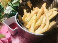 あるとつい食べちゃう一品。
シューストリングで食べやすい。