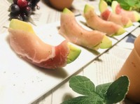 ちょっとしたおつまみに。
濃厚なアボカドと生ハムが相性バッチリ。
