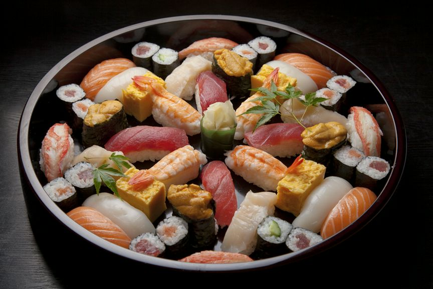 お祝いや宴会の仕出しで人気な『寿し四方にらみ<菊>5人前』