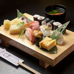 自らの目で見て選んだ宮古産の旬の食材を使った『お寿司』が自慢