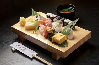 自らの目で見て選んだ宮古産の旬の食材を使った『お寿司』が自慢