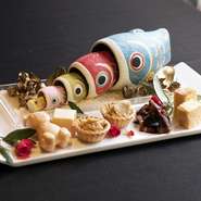 季節ごとに変わるコースを一部ご紹介。お祝い、結納、お誕生日、結婚記念日など特別な日にぜひお越しください。
ご予約は、ネットまたはお電話で。