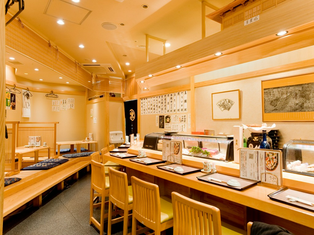 カウンター席がありますので、一人でも気軽に食事ができます