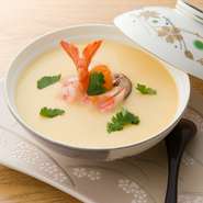 温かな雰囲気をもった店内は、誕生日などの記念日にも最適です