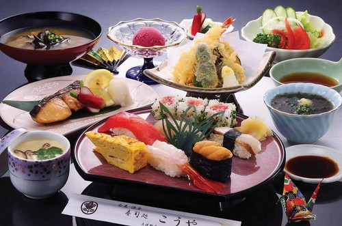 寿司と一品料理を組み合わせた、コース仕立ての『寿司会席』です