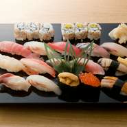 毎朝、店主が市場に赴き、厳選された魚貝から選ぶ『親方まかせ』