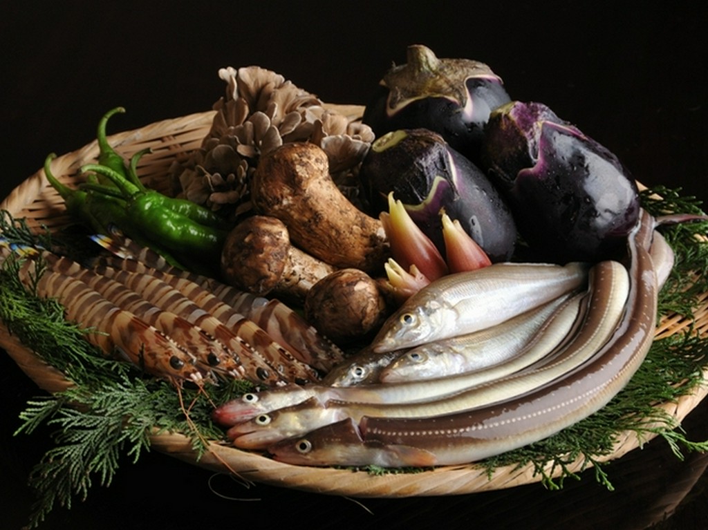 毎日築地に赴き、自らの目で食材を吟味！