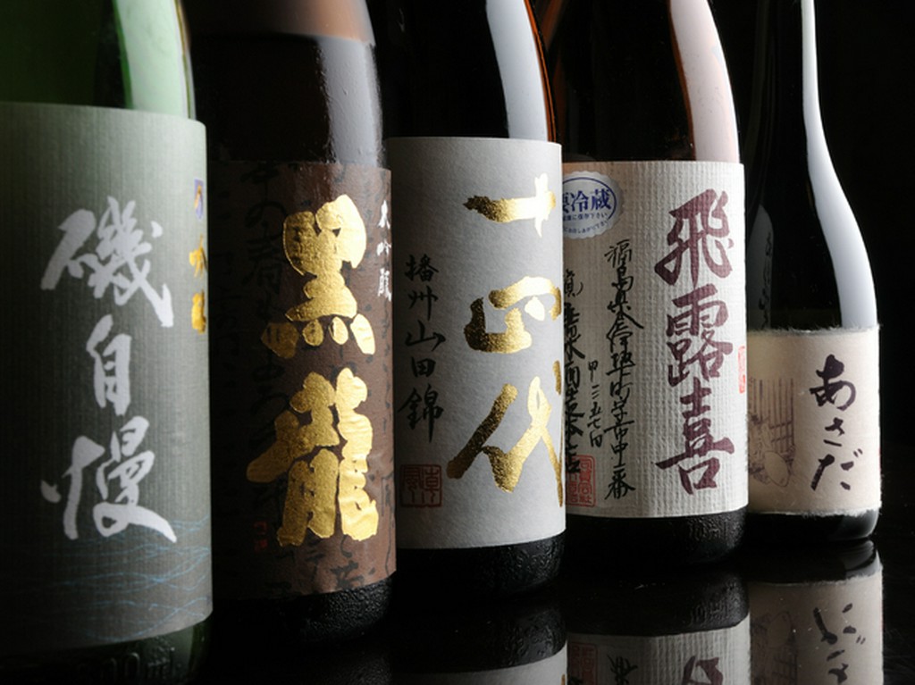蕎麦や料理にあうお酒が豊富にそろいます