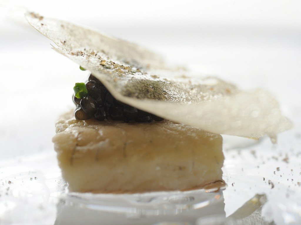 期待が高まる一口アミューズ。夏は鰻