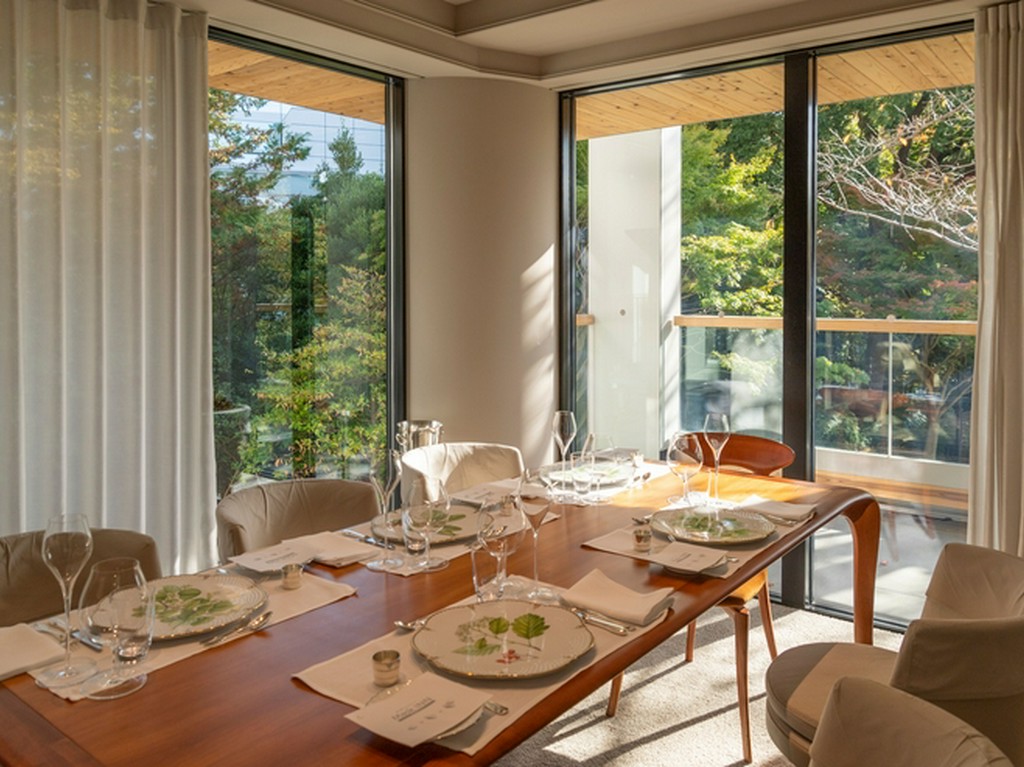 接待や会食に最適な個室も完備しています