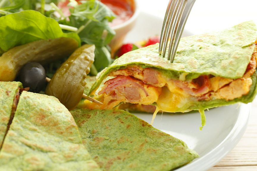 新鮮な野菜やフルーツ、卵をたっぷりと使っています