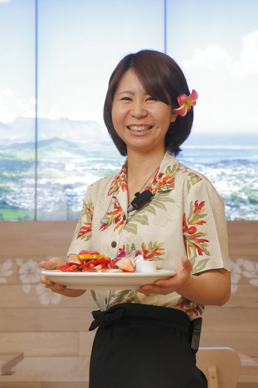 明るい笑顔と温かい接客も魅力のひとつです　