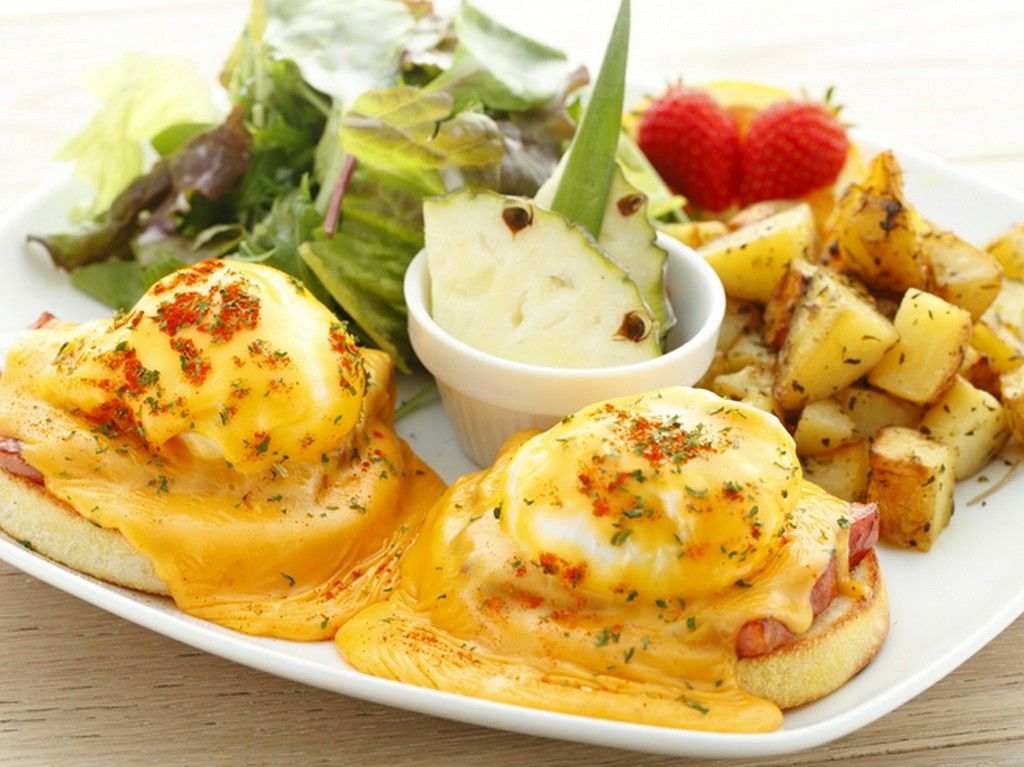 カイラ・スペシャル　エッグスべネディクト