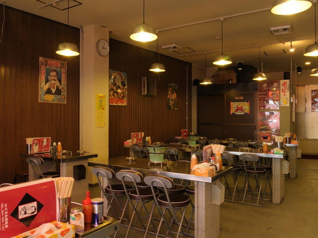 どこか懐かしい、昭和レトロな雰囲気の店内