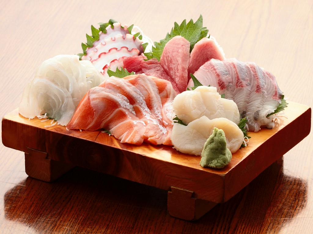 お酒との相性抜群！　獲れたての味わいをぜひ『刺盛』