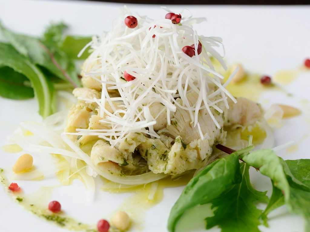 お肉が焼けるのを待つ間に楽しみたい『ミノの冷製バジル仕立て』