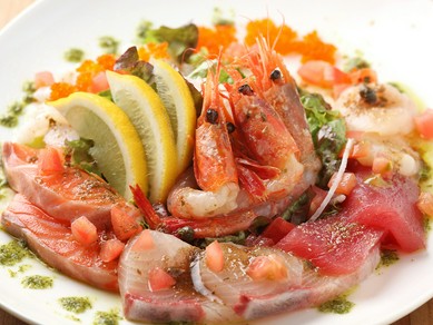 市場直送の鮮魚を堪能『魚介の宝石箱　六種盛りカルパッチョ』