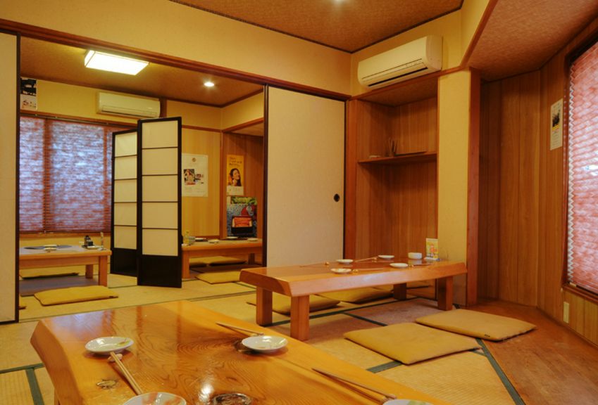 広々とした座敷席