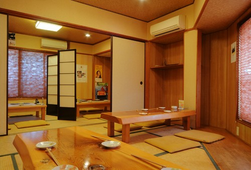 広々とした座敷席