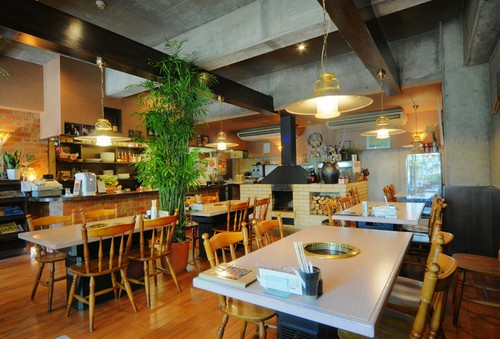 知る人ぞ知るお肉が旨い店『ジュージュ亭』