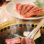 和牛肉はカッティング角度によっても肉本来の旨味が変わってきます。ジュージュ亭では素材はもちろん、肉のカッティング技術、味付け等、肉本来の味をお客様に味わって頂けるように心掛けております。