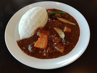 インドポークカリーの豚肉を欧風ルーと合わせてみました。「どっちの料理ショー」でも紹介された香りと甘みが最 高のカレー！！