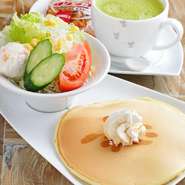 こちらのお店をオープンするまでも、ご自分でお店を経営されてきた店主。化学調味料は使わず、できる限り無添加で、地の物を美味しくいただく…。シンプルだからこそわかる美味しさがここにあります。