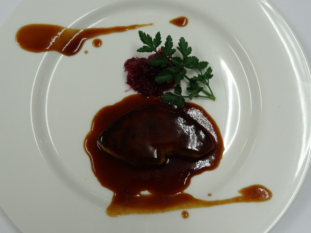 フランスから取り寄せる『フォア・グラ』、『活オマール海老』