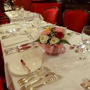 モットーは“お客様に寄り添ったサービス”なのだとか。贅沢な空間ながら、気後れせずにゆったりと過ごせるのは、温かなおもてなしがあるからです。一度訪れれば、お気に入りの一軒になります。