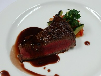 芳醇な味わいに舌鼓。宮崎黒毛和牛の『和牛フィレステーキ』