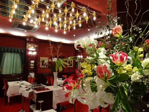 特別な日に限らず利用したい店内は、心が華やぐ上質の空間