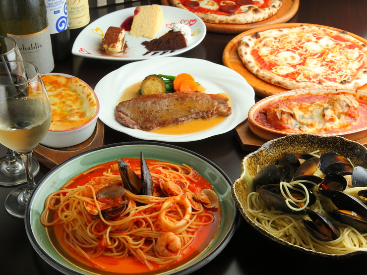 5700 yen course with 12 Japanese and Western dishes