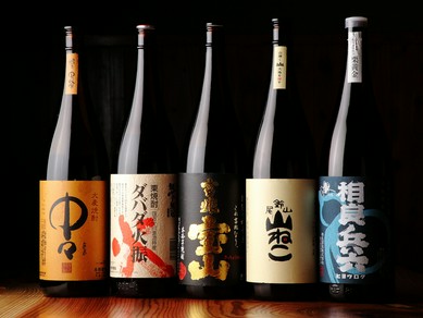 70種類以上ある、全国各地の焼酎が味わえます