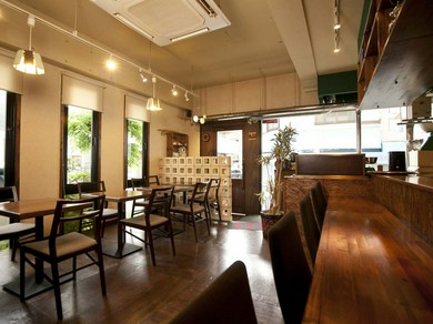 自然素材を貴重とした心地よい空間でティータイム