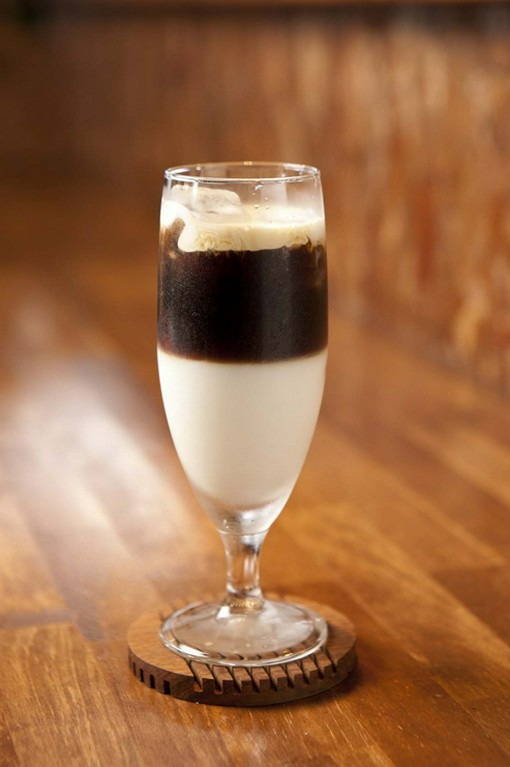 コーヒーとミルクのバランスが絶妙！　『アイス・オ・レ』