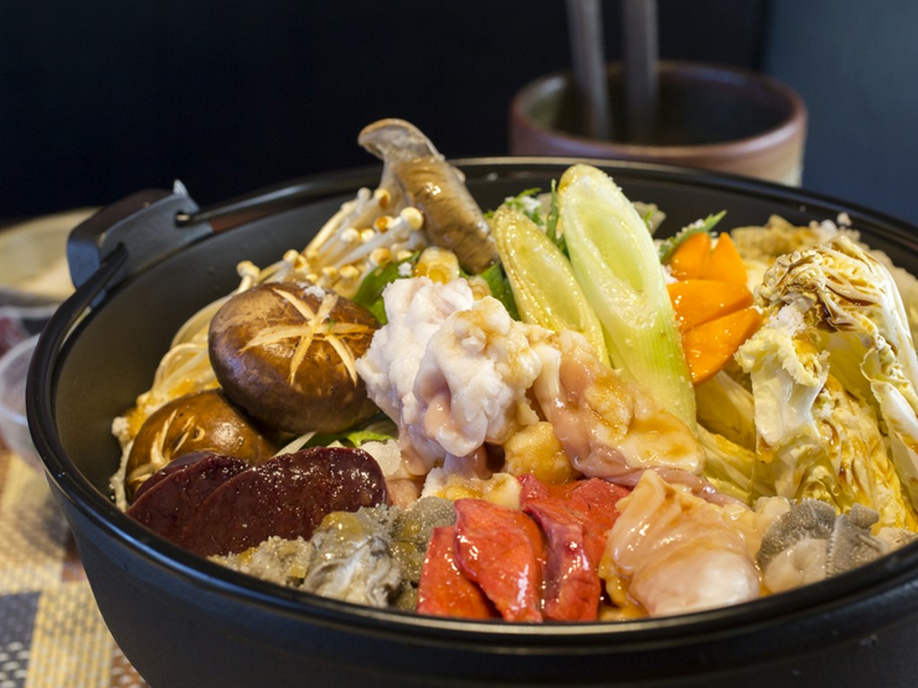 地元産の野菜とお肉の旨みが絡み合う『ホルモンなべ』