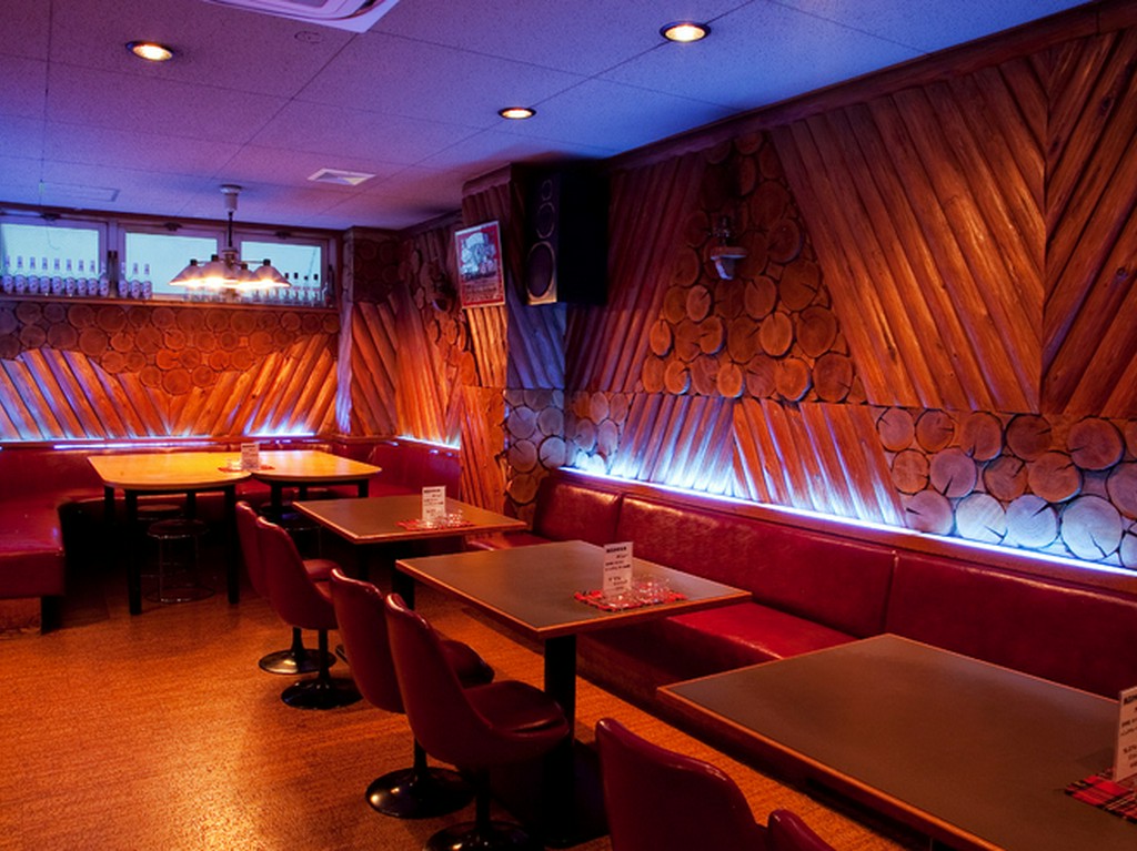 昭和レトロな感じが心地よい店内で女子会を