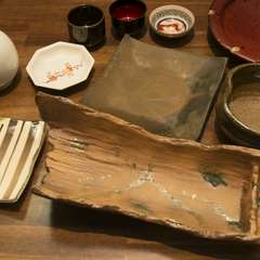 拘りの料理は有田焼・小石原焼・備前焼の器でお出しします。