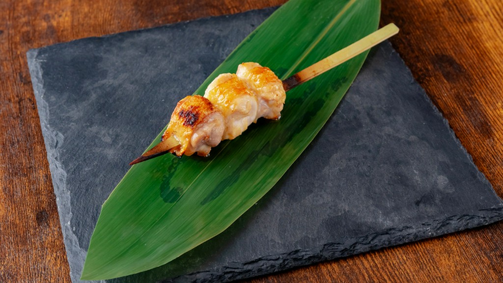 北海道でも希少な小樽地鶏と、道内産銘柄鶏を使用『小樽地鶏と銘柄鶏のおまかせ焼き鶏コース』