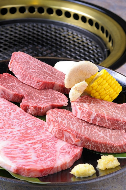 ボリューム満点！　鳳来牛を堪能『スペシャルセット』