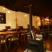 イタリアンメインのおしゃれな洋風創作料理とおいしいお酒で楽しい女子会はいかが。ワインやカクテル、自家製漬け込み酒など、女性に人気のお酒を味わいながら、いつもの女子会も更に盛り上がるに違いありません。