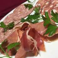 3名様以上がおすすめの大皿です。
