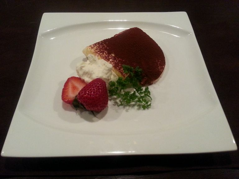 お店で作るスイーツも人気の商品です。