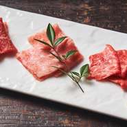 鮮度抜群の肉刺し6枚
