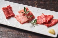 鮮度抜群の肉刺し6枚