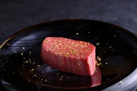 フランスの政治家シャトーブリアンが好んだ究極の一品。
50g、100g、150gからお選び頂けます。