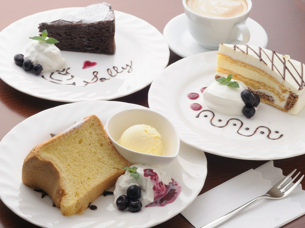 色とりどりの幸せを堪能！　『ケーキ各種』