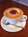 4月からの新メニュー
大人気ホットカフェラテにバニラフレーバー